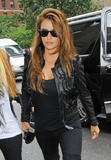 th_92929_Preppie_-_Penelope_Cruz_out_and_about_in_New_York_City_-_October_9_2009_7173_122_113lo.jpg