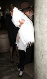 th_46336_celebrity_paradise.com_TheElder_BlakeLively2011_03_23_arrivingatLAX2_122_33lo.jpg