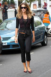 th_83543_celebrity_paradise.com_TheElder_ElleMacpherson6_122_35lo.jpg