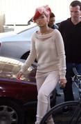 th_86319_RihannashoppedatPradaJean_PaulGaultierandColette_13_122_459lo.jpg