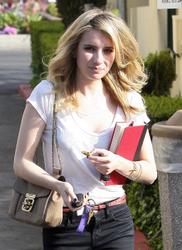 th_875835735_celebrity_paradise_com_The_Elder_Emma_Roberts20117_122_479lo.jpg