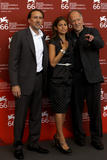 th_12123_eva_mendes_bad_lieutenant_photocall_tikipeter_celebritycity_021_122_584lo.jpg